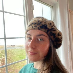 3 for $15 ✨ VINTAGE Leopard print rabbit fur beret